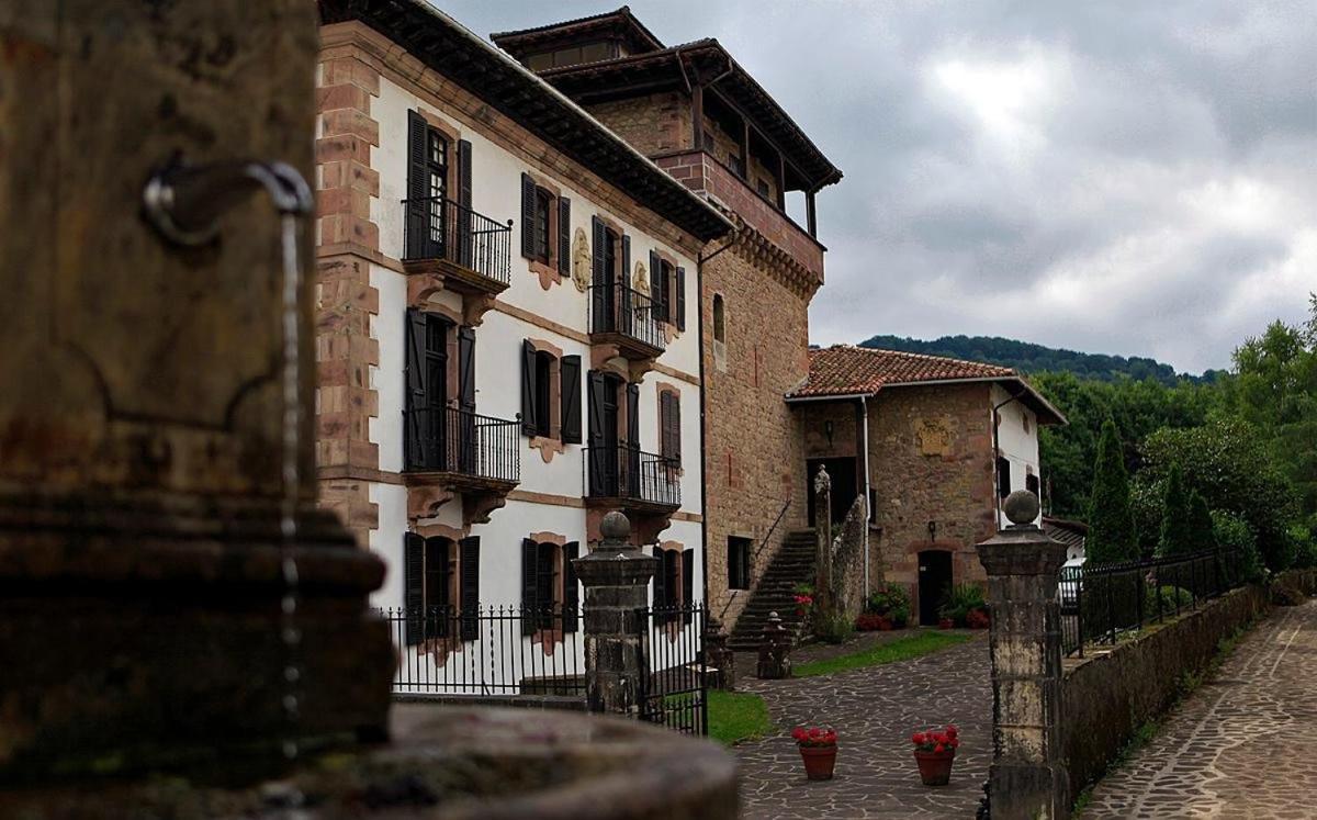 Pedroenea Apartamento Elizondo Luaran gambar